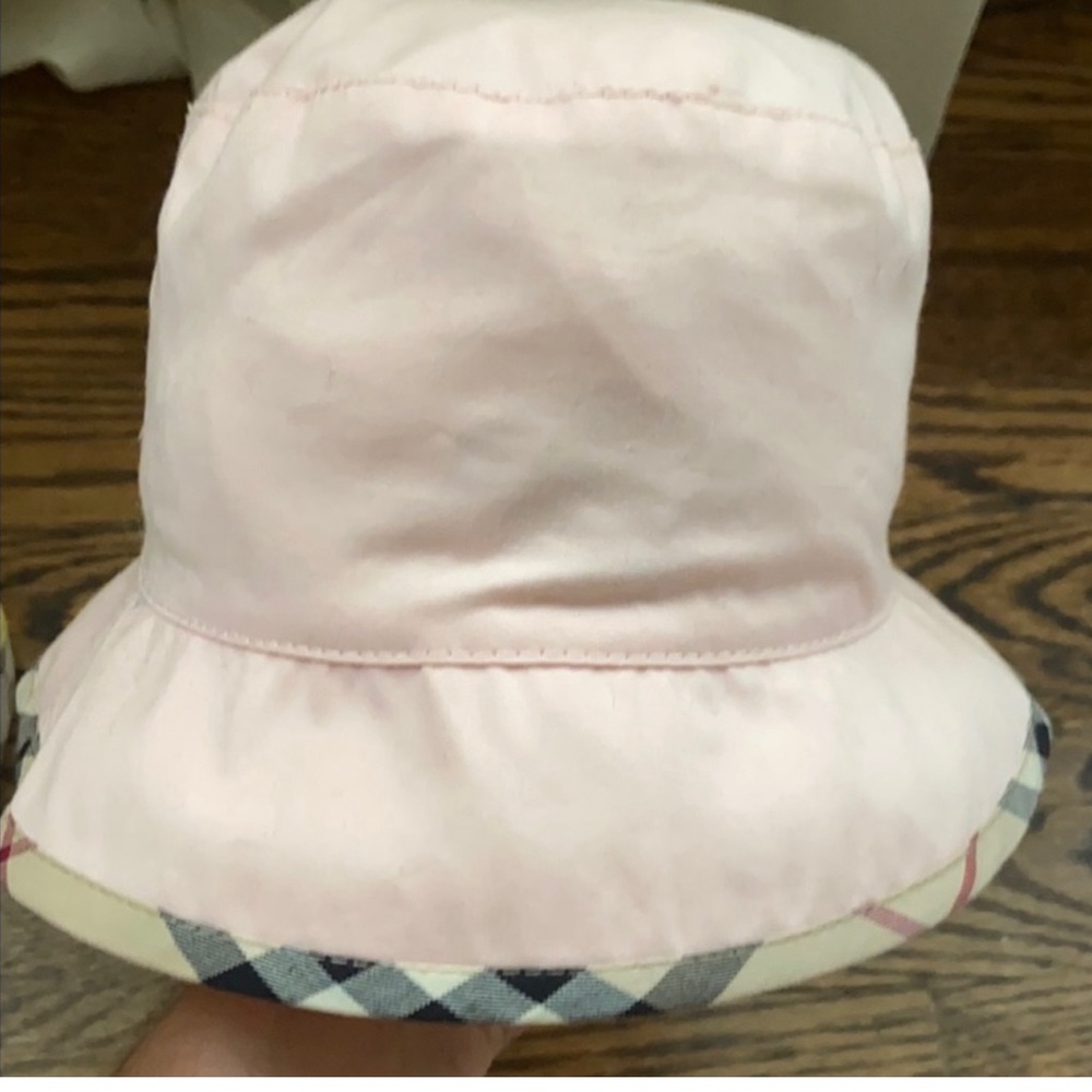 Authentic light pink check Burberry bucket hat!